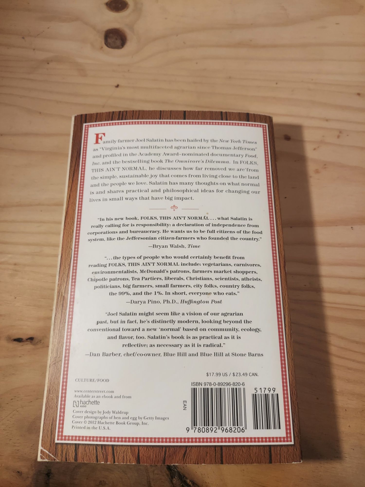 Livro "Folks, This Ain't Normal" de Joel Salatin – usado