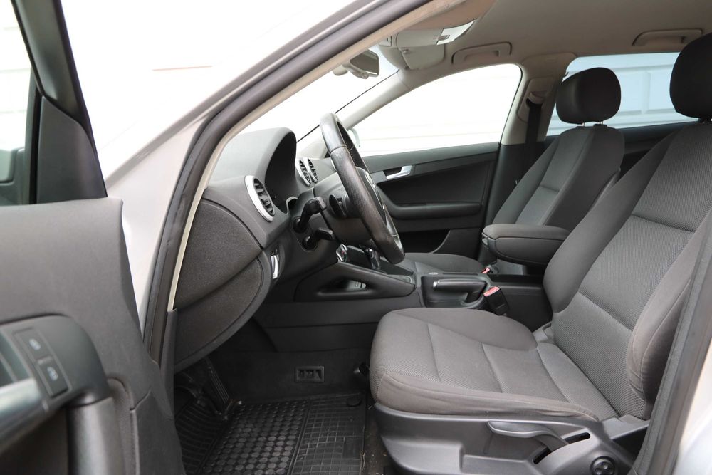 AUDI A3 SPORTBACK 1,8 LIFT w Automacie LEDY Xenon Zamiana