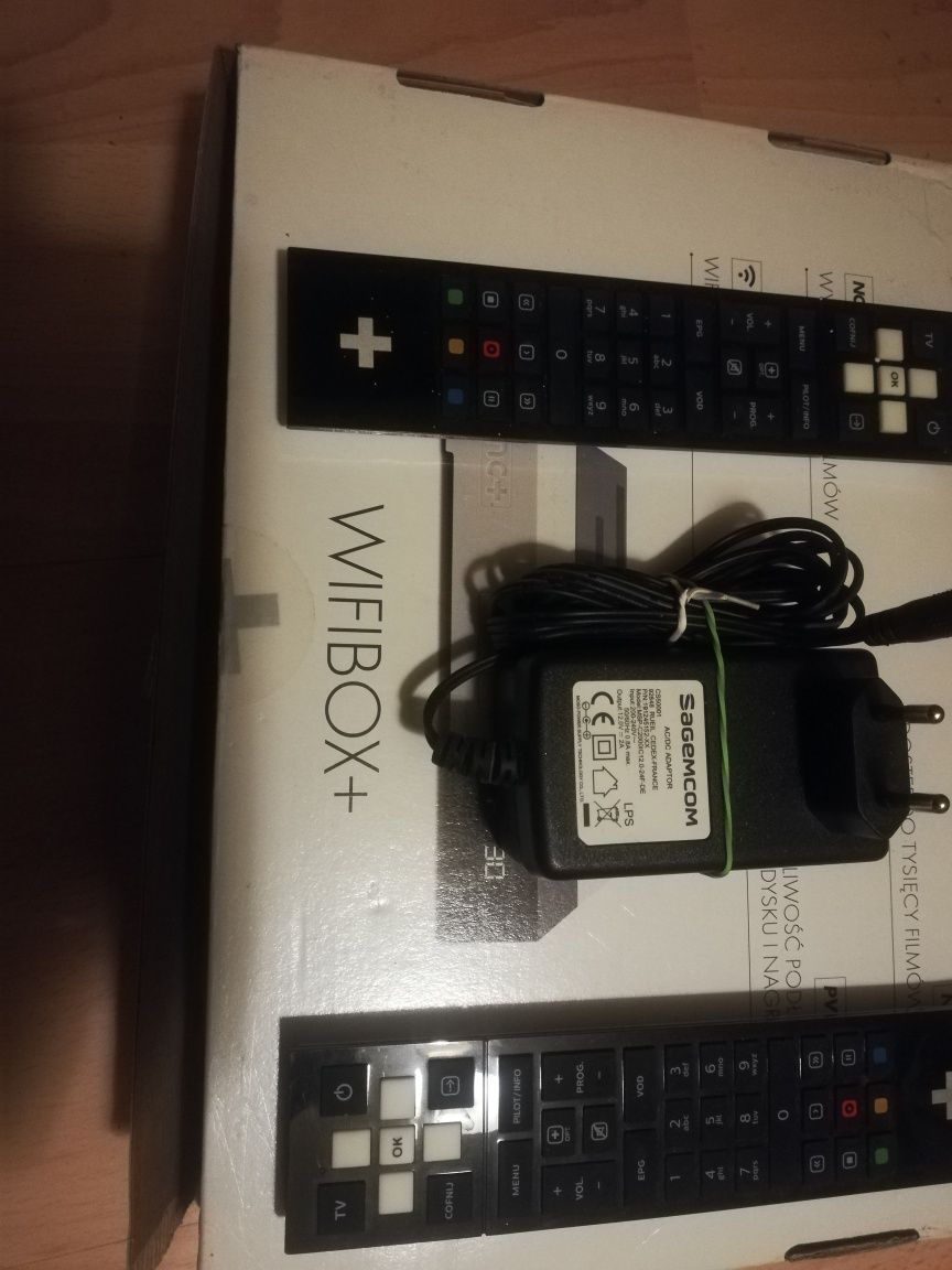 Pilot do wifi box +nowy z bateriami 9