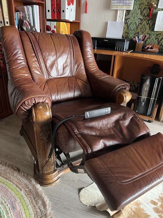 Кожанные диван, кресло и кресло массажное