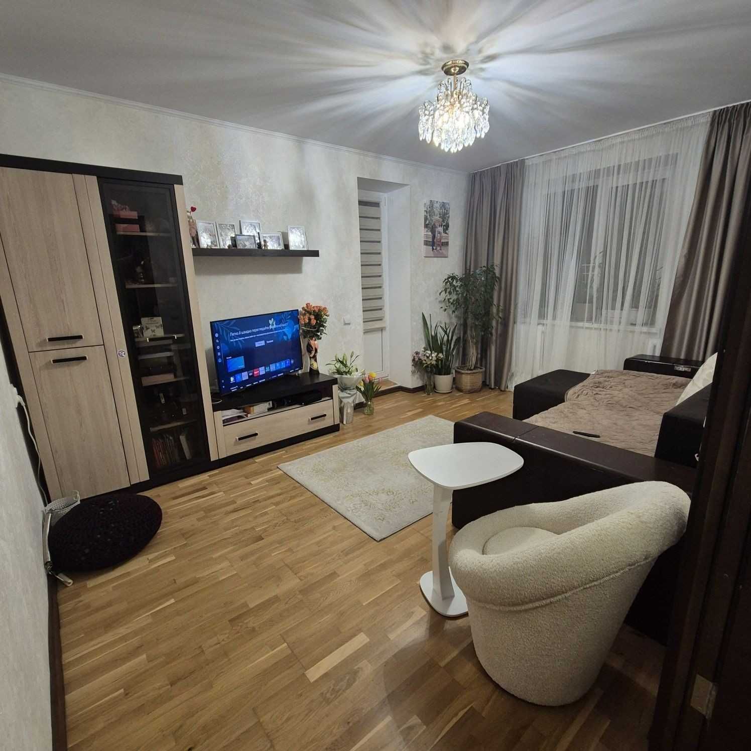 Продам затишну мебльовану 2 кімнатну квартиру. Покровський .