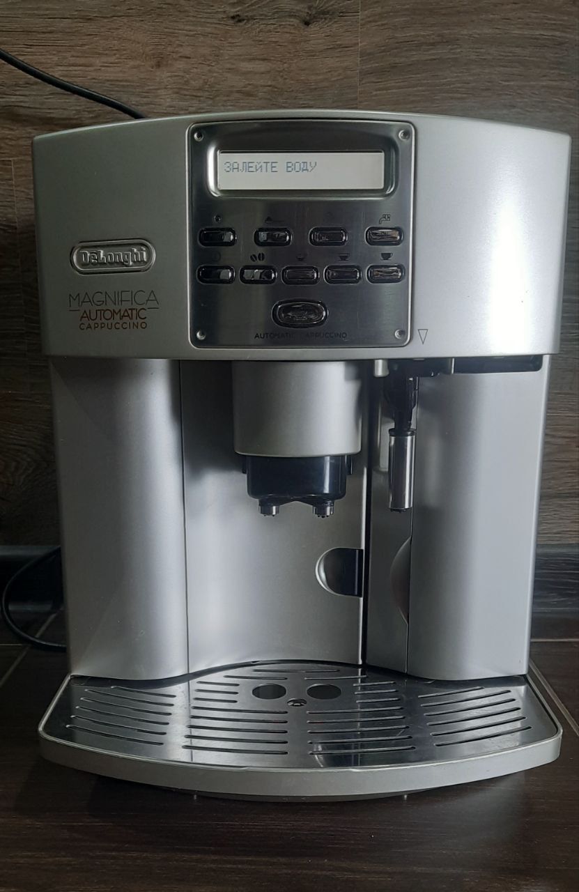 Кавомашина DeLonghi Magnifica Automatic cappuccino