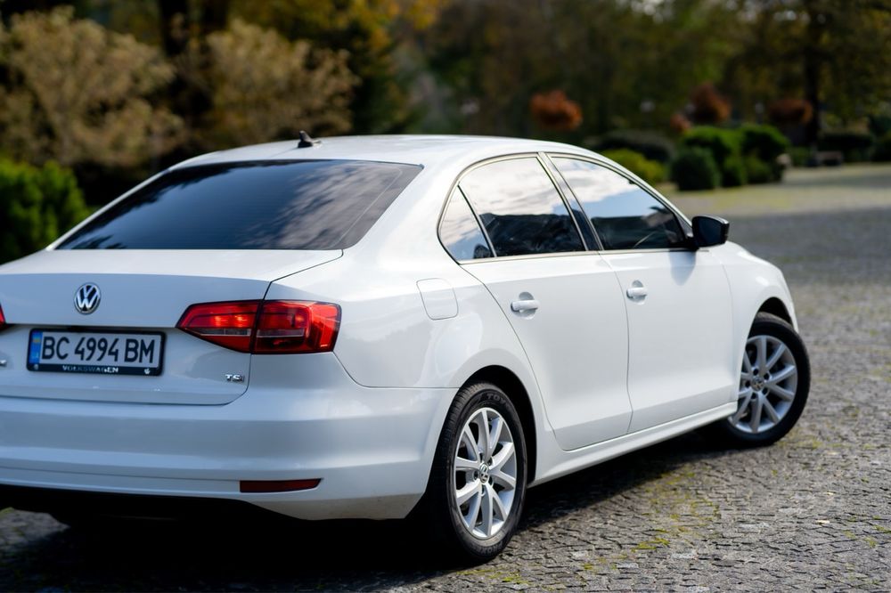 Автомобіль Volkswagen Jetta 2015