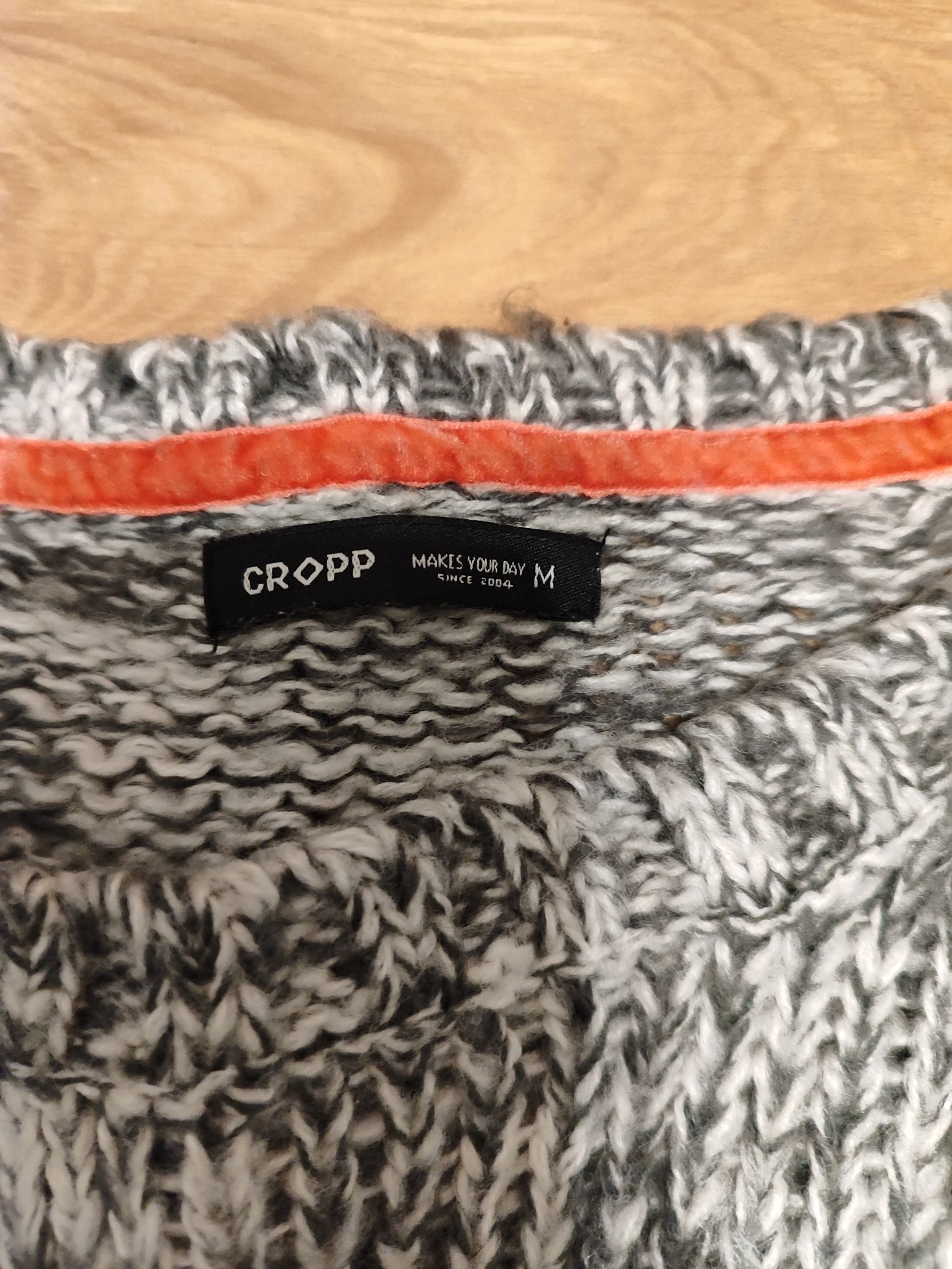 Sweter damski ze świątecznym motywem