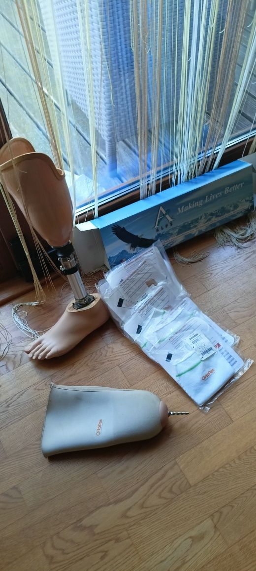 Proteza nogi lewej