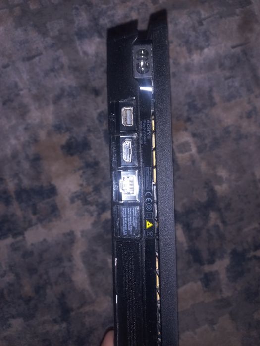 PS 4 SLIM 400GB + два диска GTA 5 та FIFA23