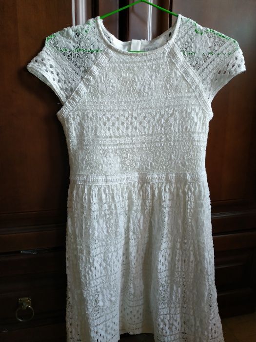Нарядные белое кружевное платье на девочку 11-12 лет