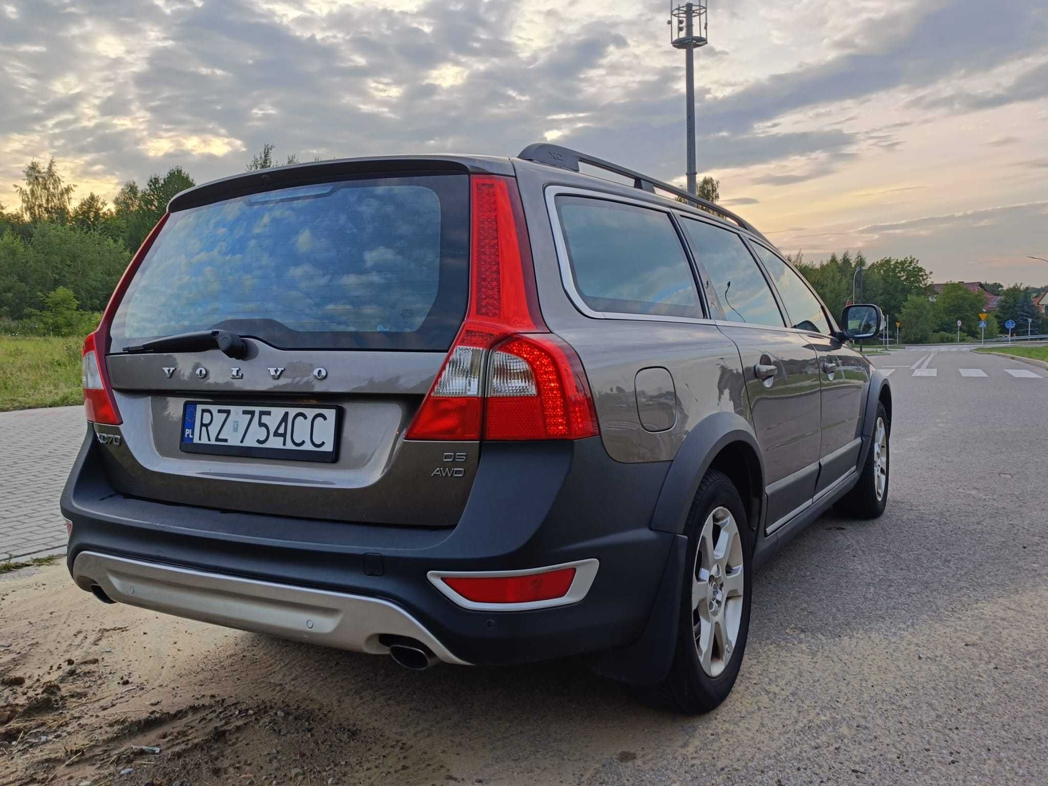 Volvo XC70 2.4 D5 AWD Summum 205KM 2010 r.