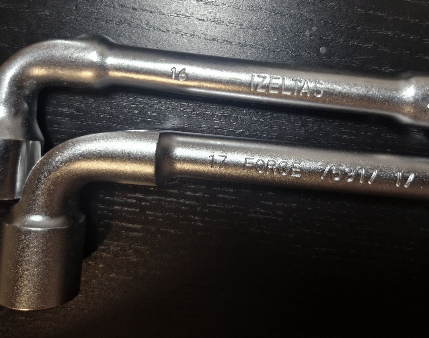2 chaves novas 16" 17"