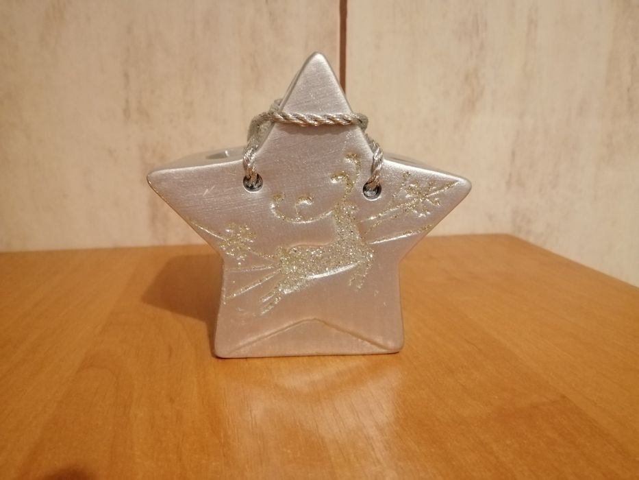 Świecznik (motyw bożonarodzeniowy)
