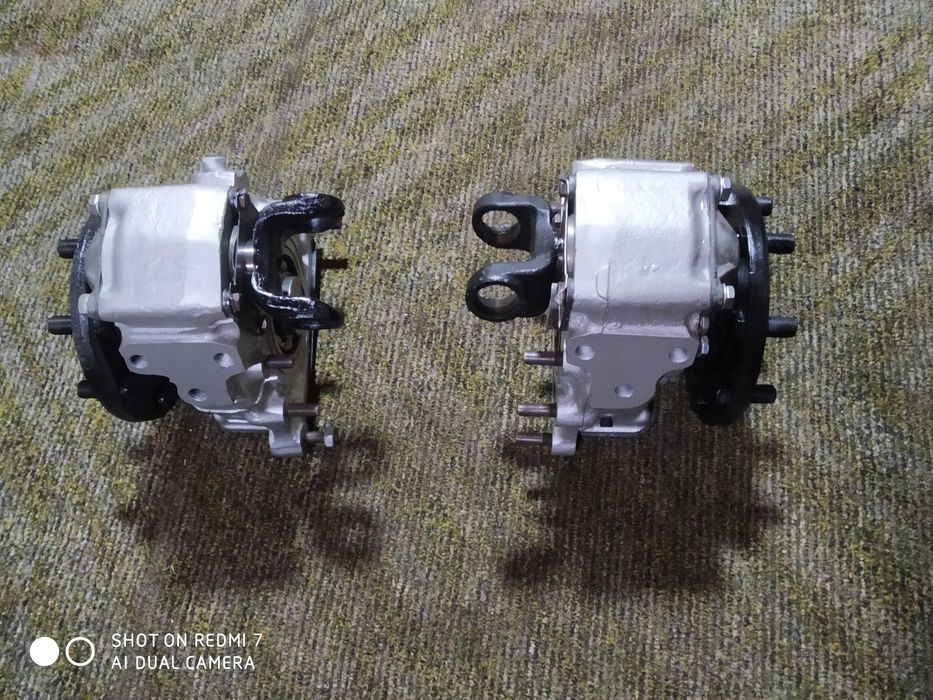 Бортовий редуктор переднього ведучого моста Т-40