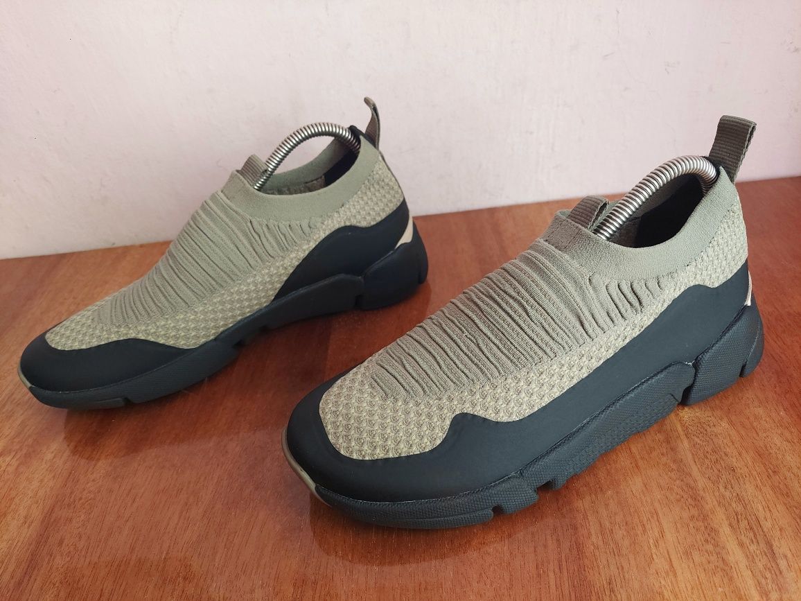 Сліпони фірми Clarks оригінал

Розмір по бірці :
US 7  1/2  UK 6  1/2