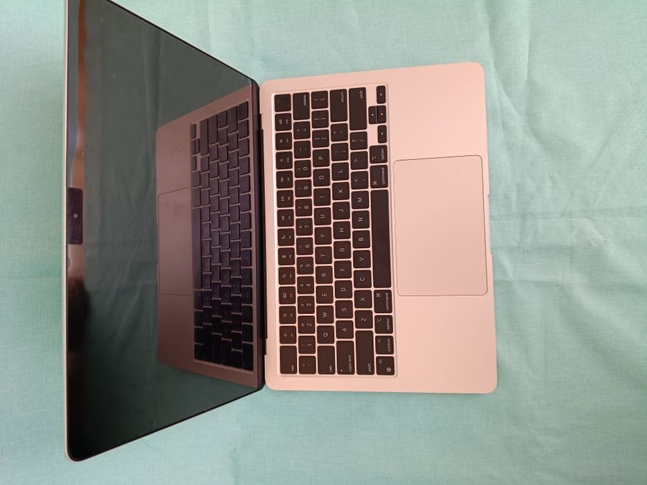 MacBook Air 13" M2 (2022) – Teclado Inglês - Cor Luz das Estrelas (Sta