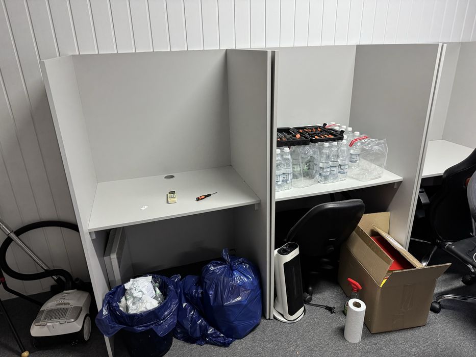 Oddam za darmo biurka