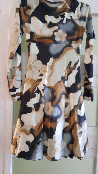 Lekka sukienka wizytowa albo na co dzień