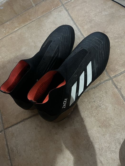 Chuteira adidas