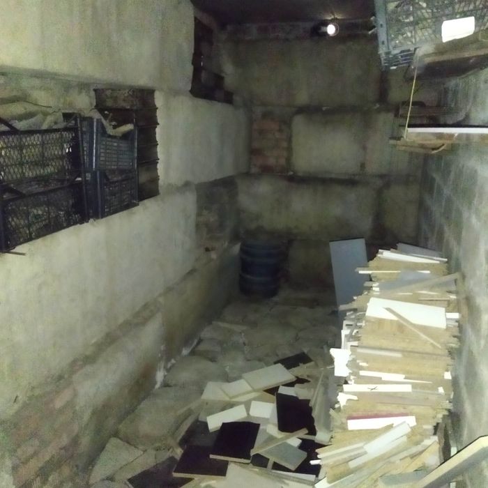 Гараж, под склад  или  мастерскую