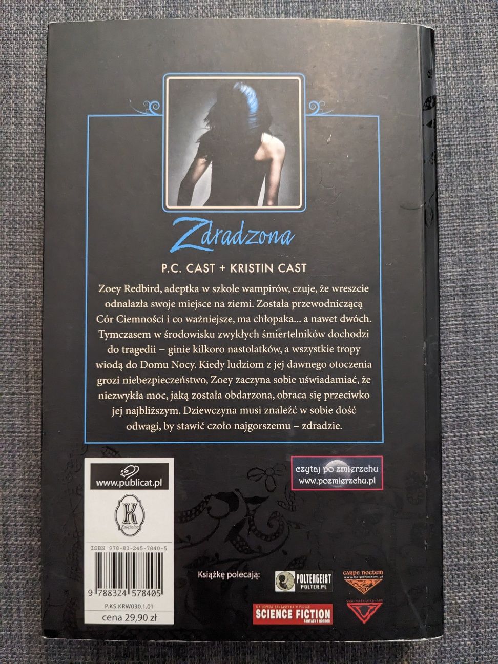 Zdradzona - P.C. Cast + Kristin Cast (Dom Nocy #2)