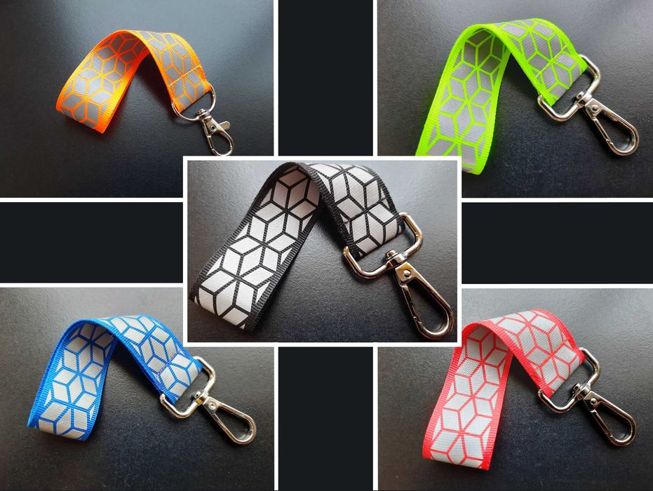 Світловідбиваючий брелок, флікер, світловідбиваюча стрічка на карабіні