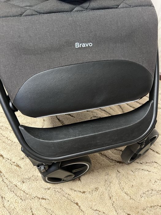 Прогулянкова коляска Carello Bravo