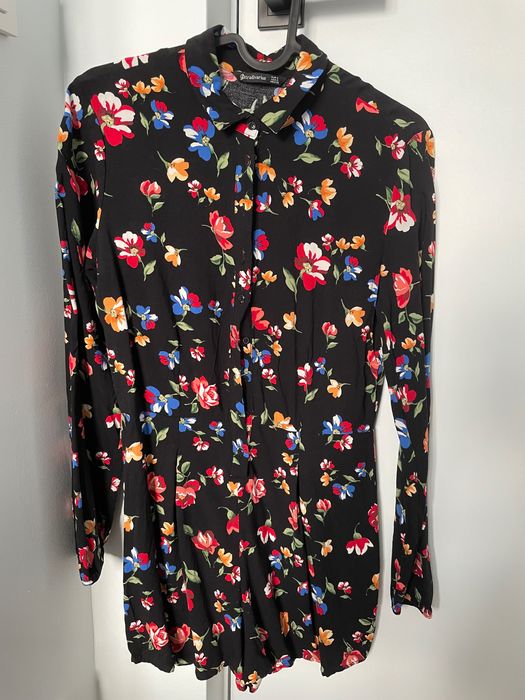 Kombinezon koszulowy Stradivarius z paskiem