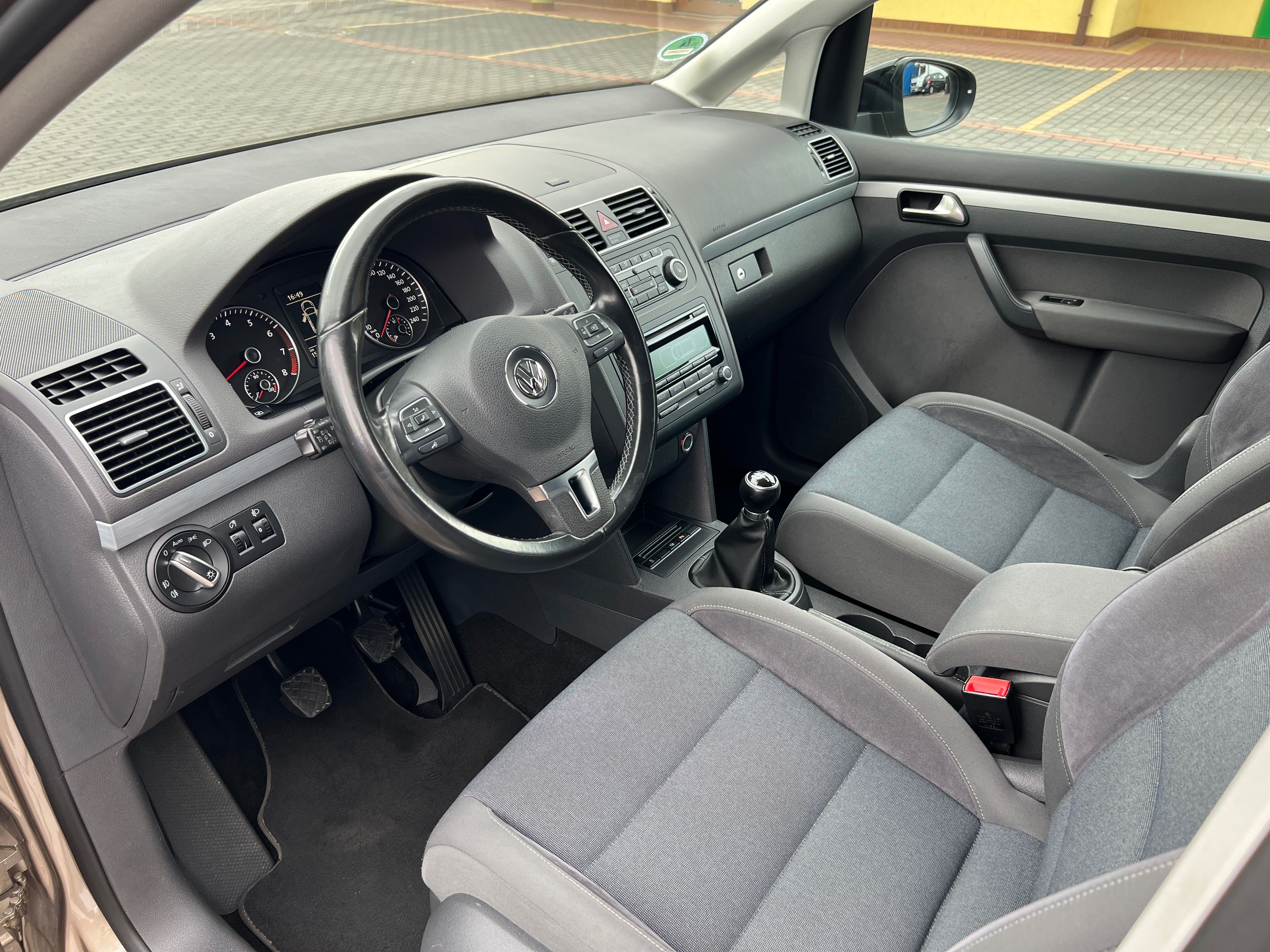 VW Touran 1.4 TSI 140 KM 2012 r 7 osób wersja Style 156 000 km