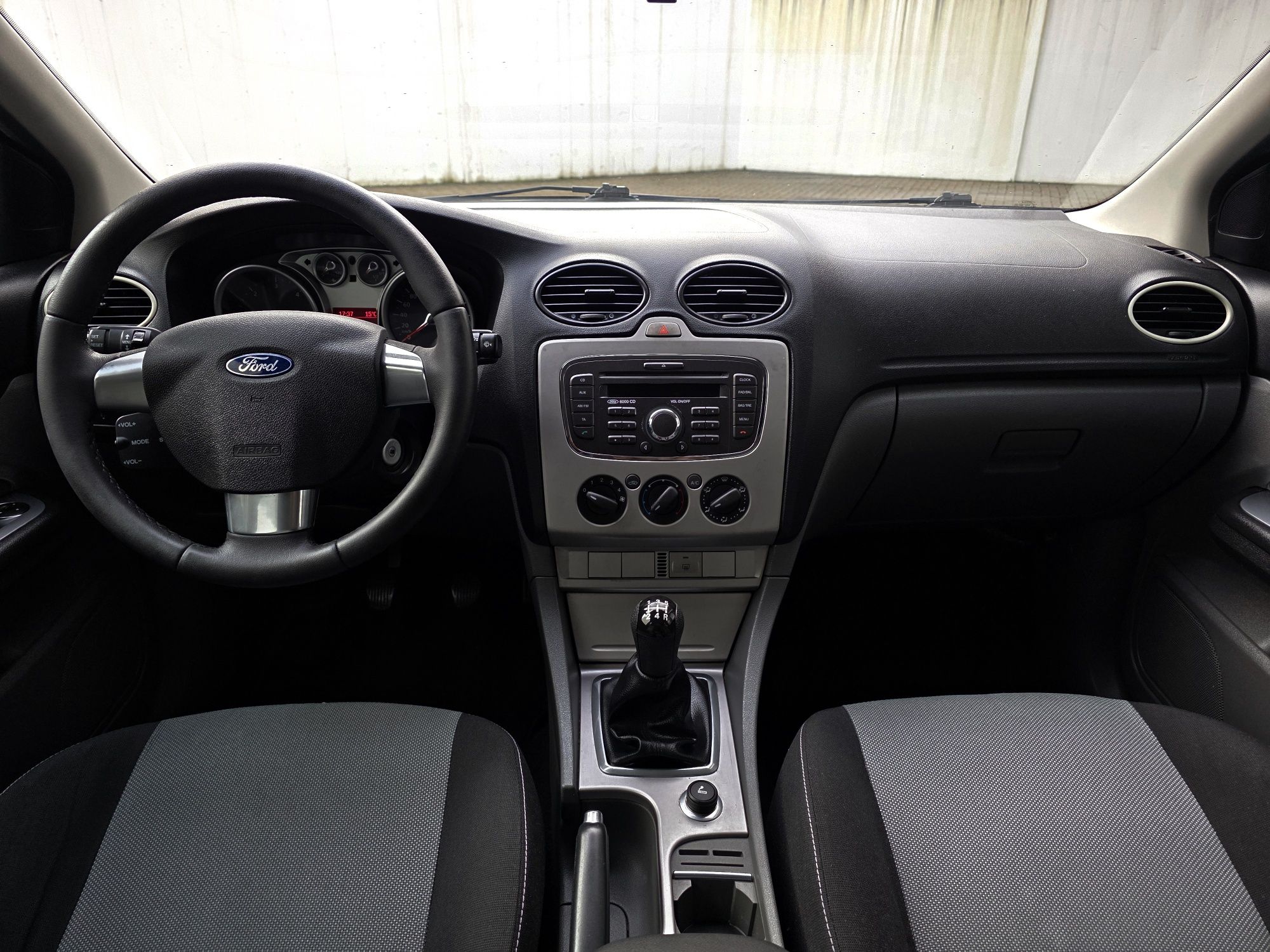 FORD FOCUS Trend 1.6TDCI 90CV - Desde 90€/mês - Garantia