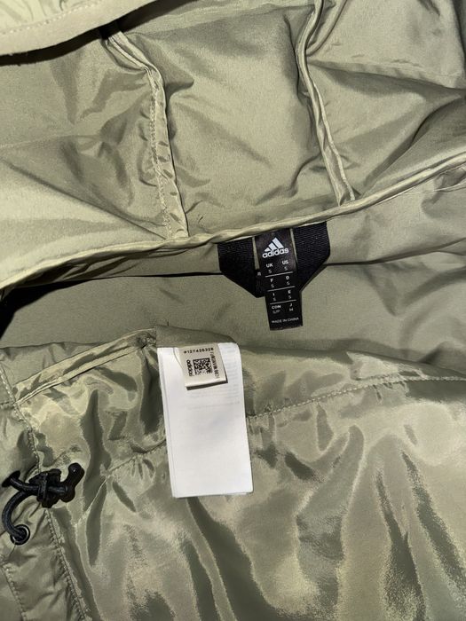 Зимова куртка Adidas Helionic