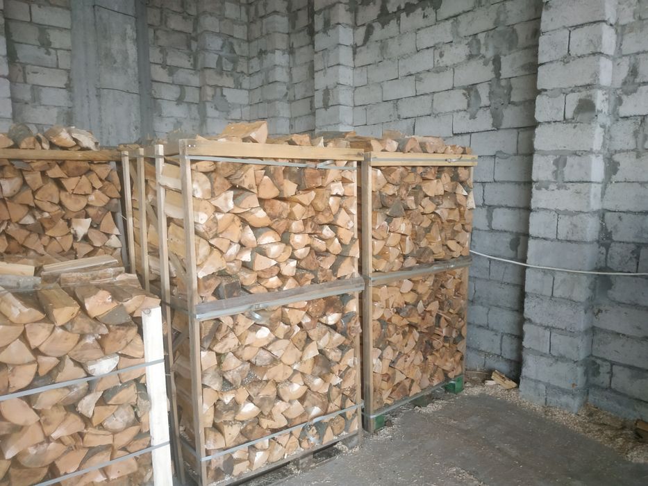 Дрова бук колоті 33см від 2800 до 3700 грн.