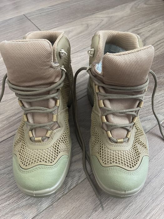 Берцы новые не ношенные.Отправлю новой почтой.