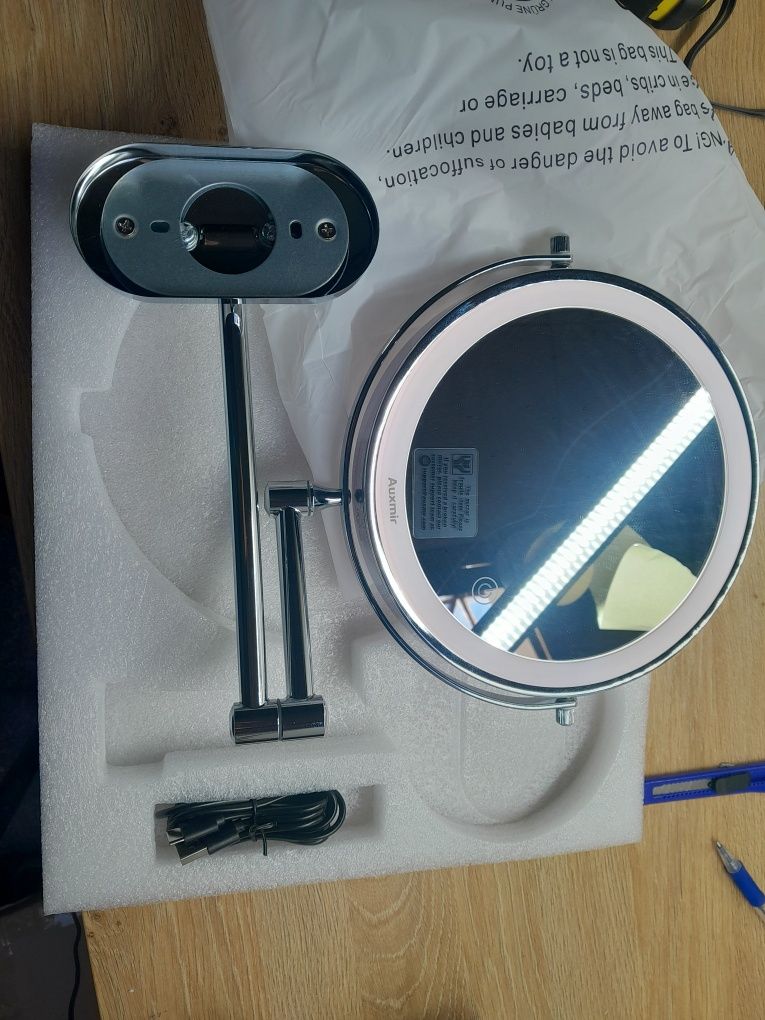Lusterko ścienne led auxmit make up powiększające x-8cb 1x 10x usb