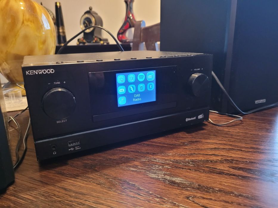 Mikrowieża Kenwood M-9000S, z uszkodzonym odtwarzaczem CD