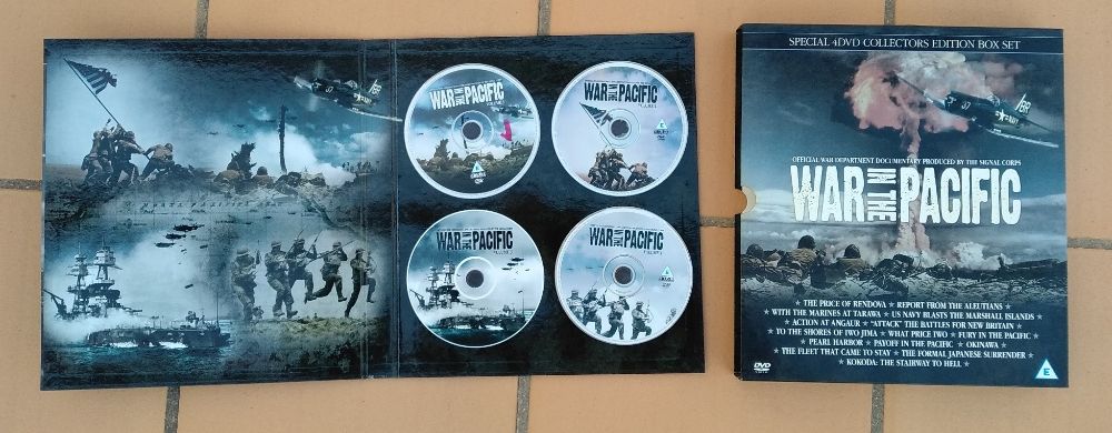 Álbum com 4 DVDs de guerra "War On The Pacífic"