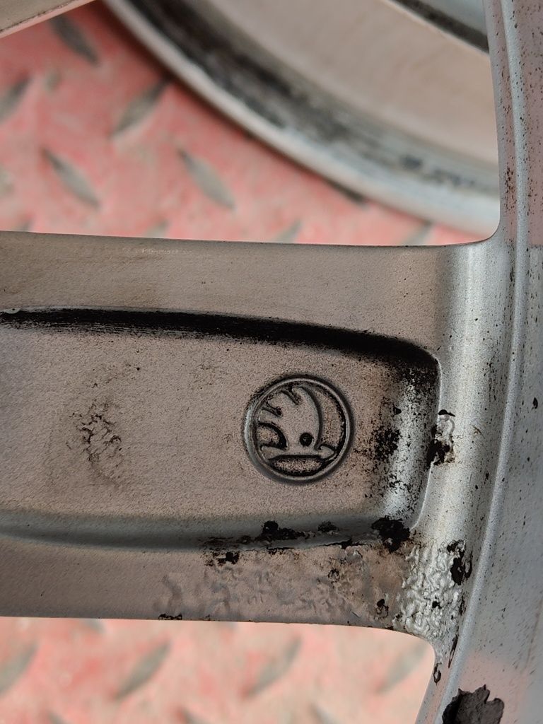 Skoda 5x112 Felgi Aluminiowe 17cali
