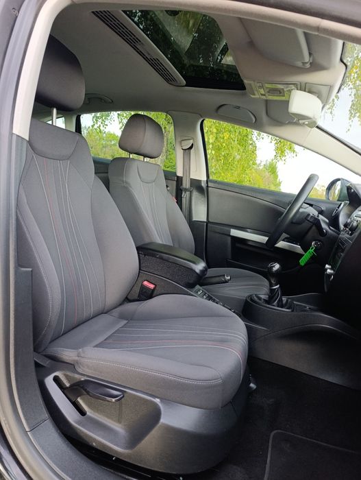 Seat Leon 2012 rok lift ksenon nawigacja zamiana super stan
