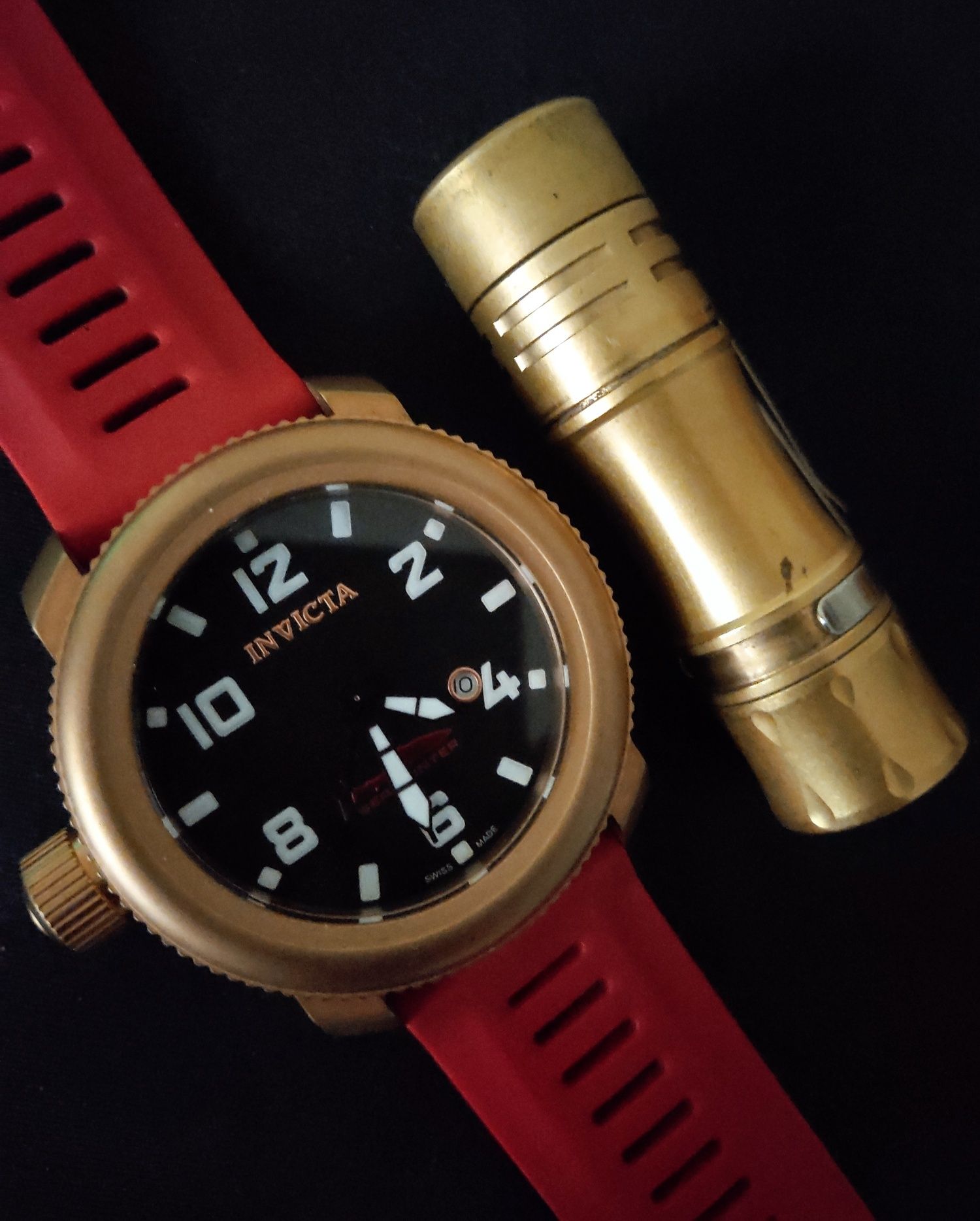Часы Invicta ,  серия Sea Hunter.