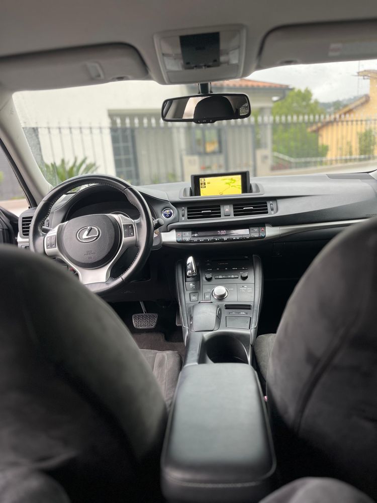 Lexus Ct200h 2011