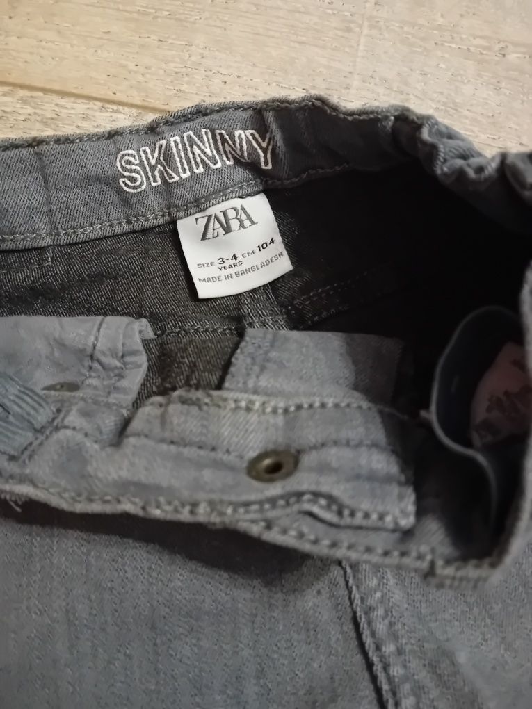 Chłopięce spodnie Zara skinny rozmiar 104