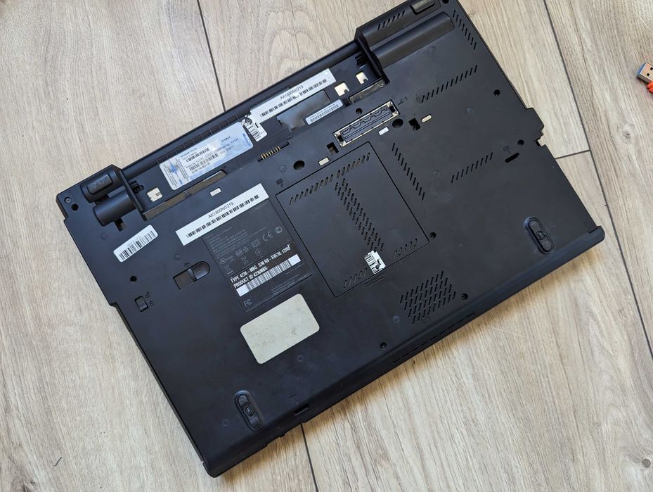 ThinkPad t420p coreboot, i5, 1600x900, 8gb