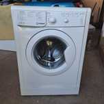Продам стиральную машину Indesit IWSB51051