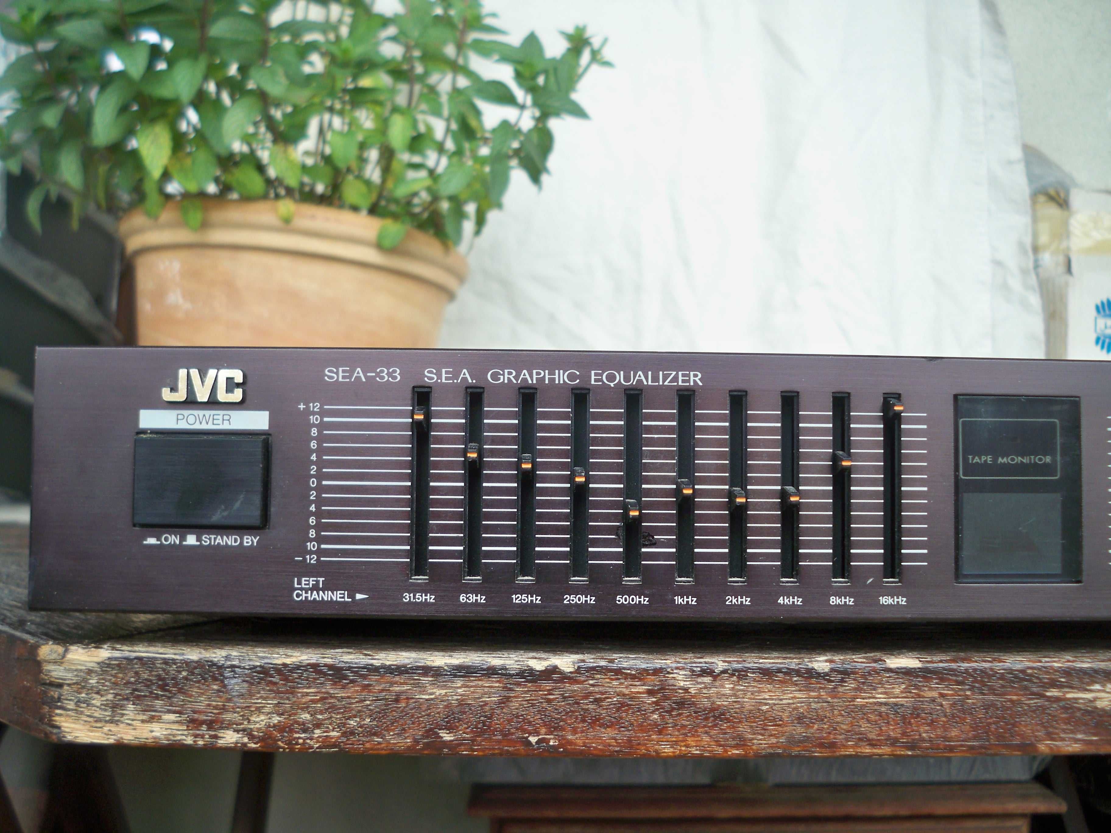 korektor equalizer JVC SEA-33, 2x10 suwaków