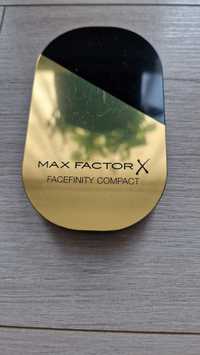 Max Factor puder w kompakcie