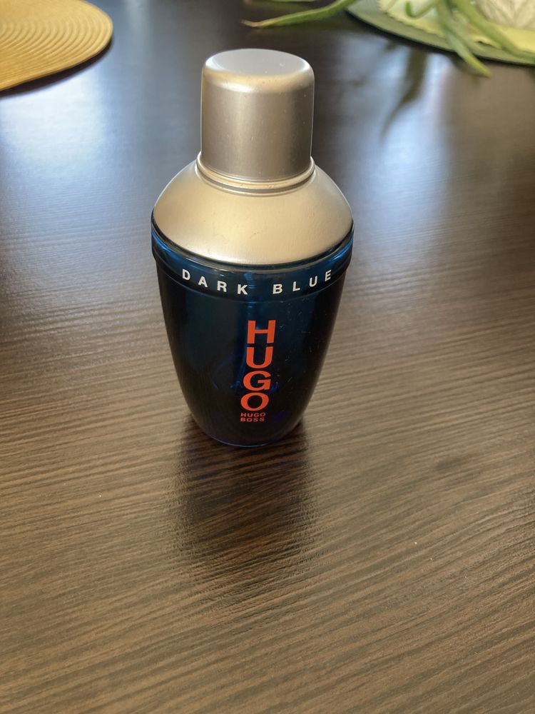 Hugo Boss Dark Blue pusty flakon