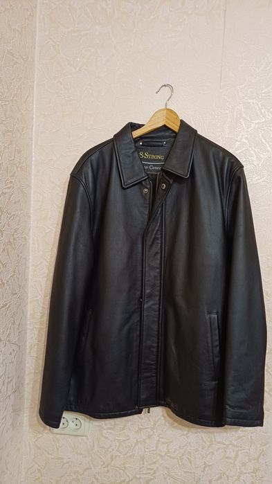 Шкіряна чоловіча куртка