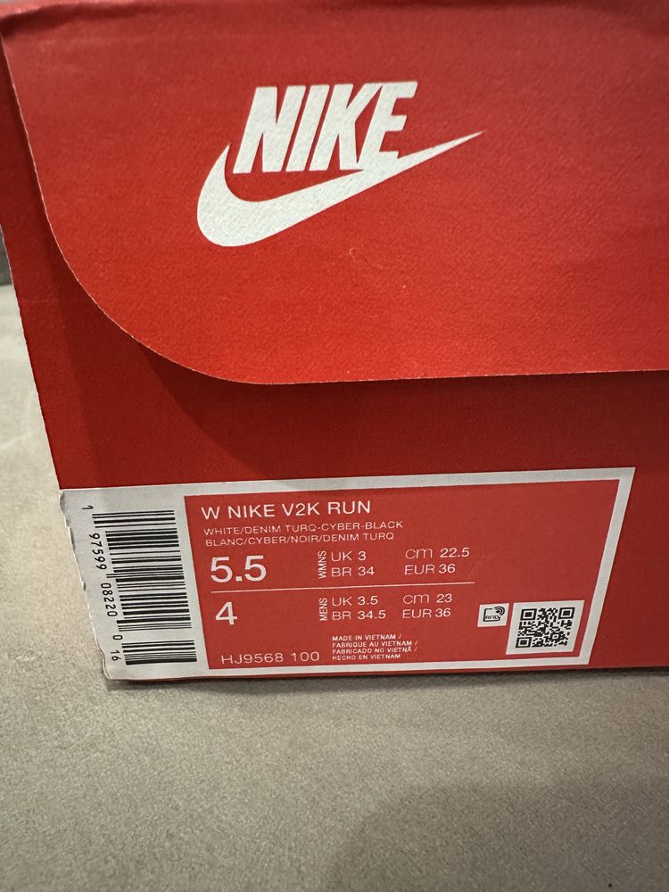 Кросівки жіночі Nike Wmns V2k Run