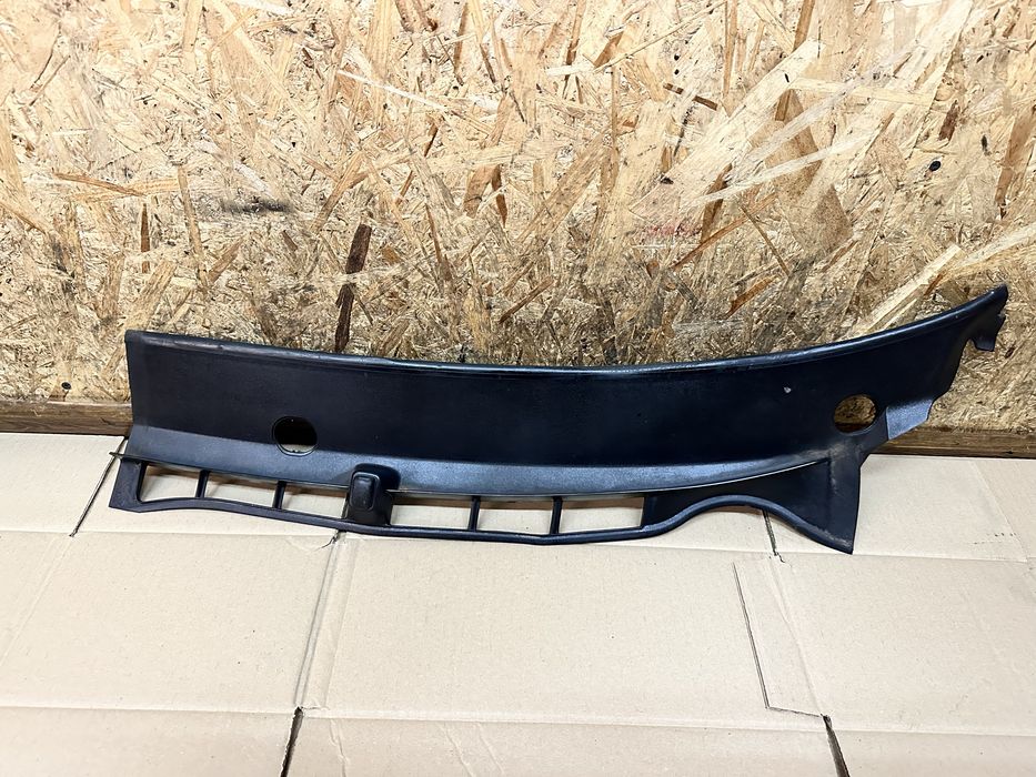 Переднє ліве жабо Шкода Октавія Тур Skoda Octavia Tour 1996-2010