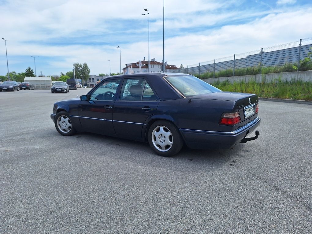 Mercedes E200D W124