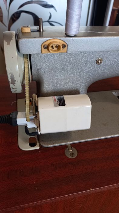 Швейна машинка Чайка 142М з електроприводом