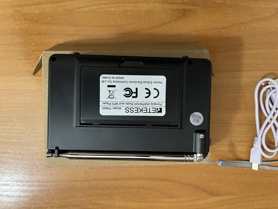 Продам портативний радіоприймач Retekess TR603