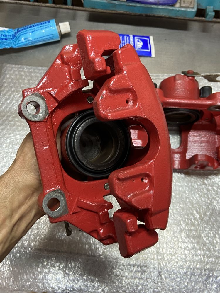 Суппорта Audi A4 B5 B6 B7, A6 C4 C5, passat b5, superb